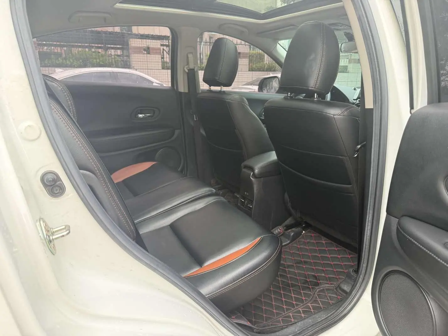 Honda Vezel 2020 1.5L CVT Pioneer