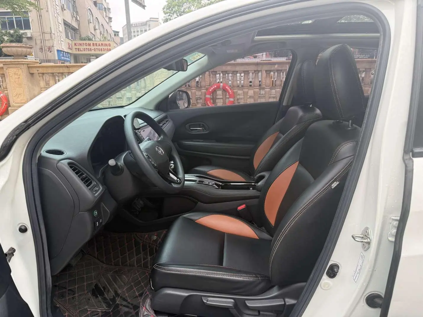 Honda Vezel 2020 1.5L CVT Pioneer