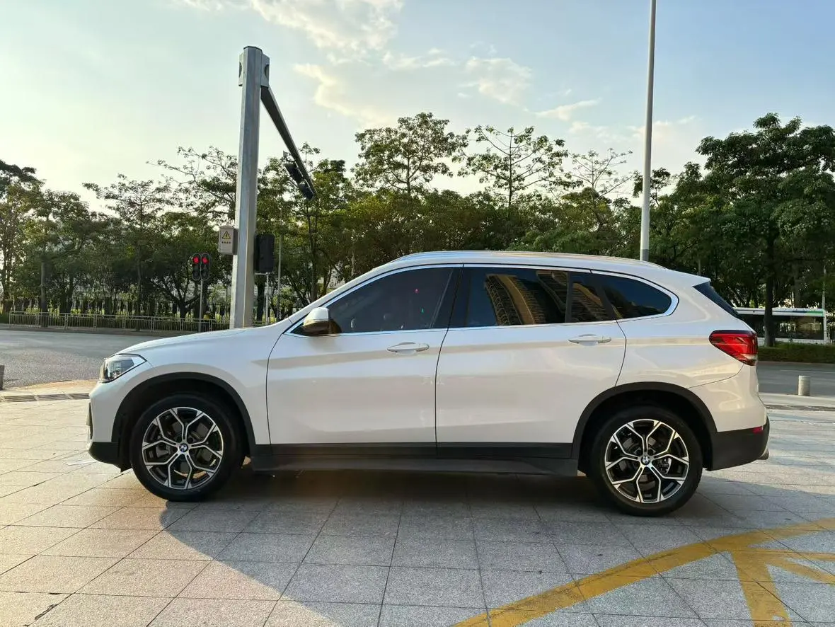 BMW X1 2022 sDrive25Li Leading