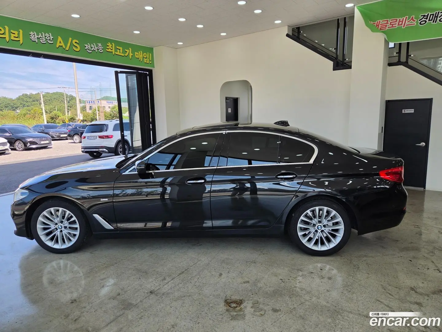 BMW 5-Series 530i Luxury Plus 2016