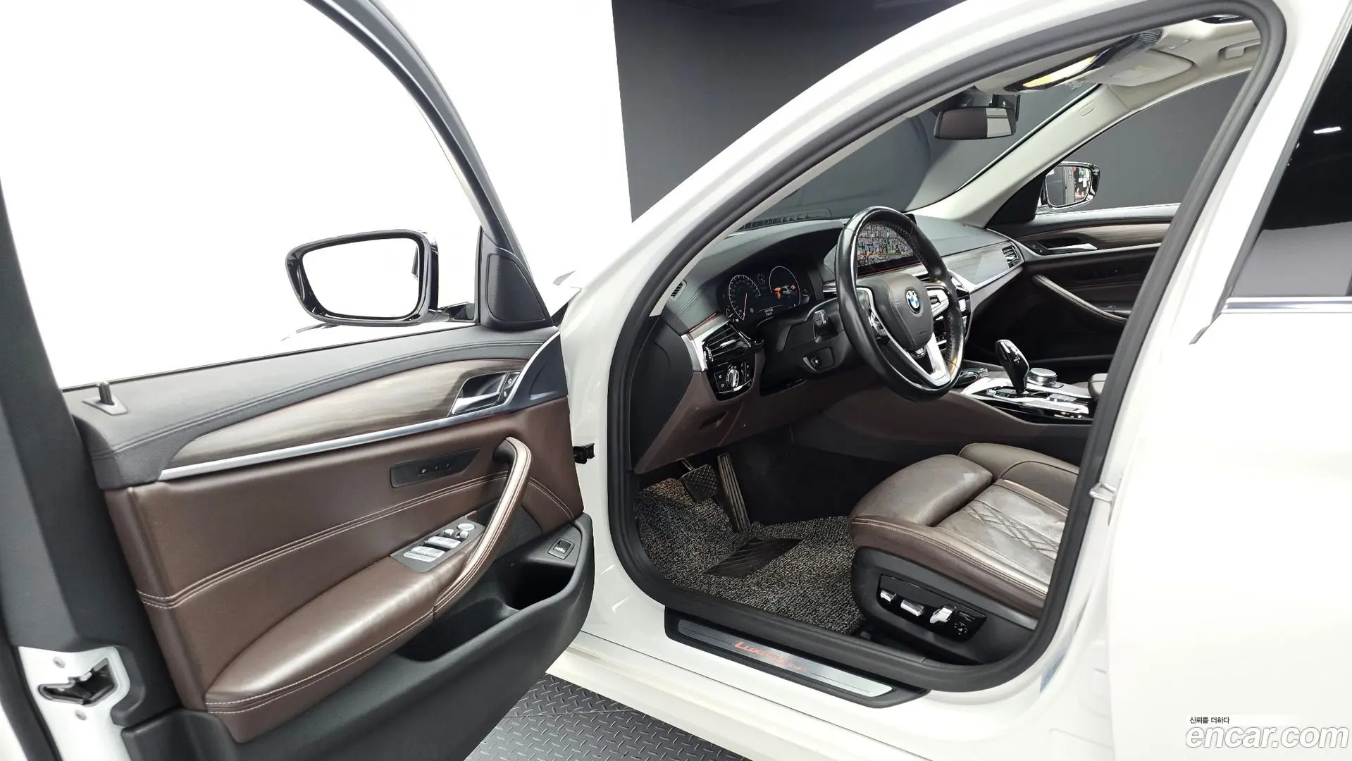 BMW 5-Series 530i xDrive Luxury Plus 2017
