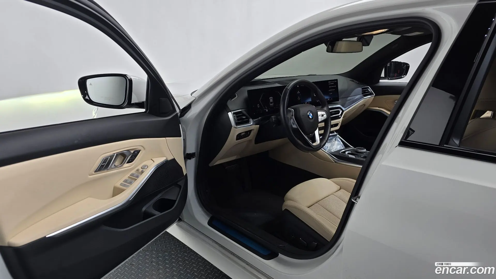 BMW 3-Series 320i 2023
