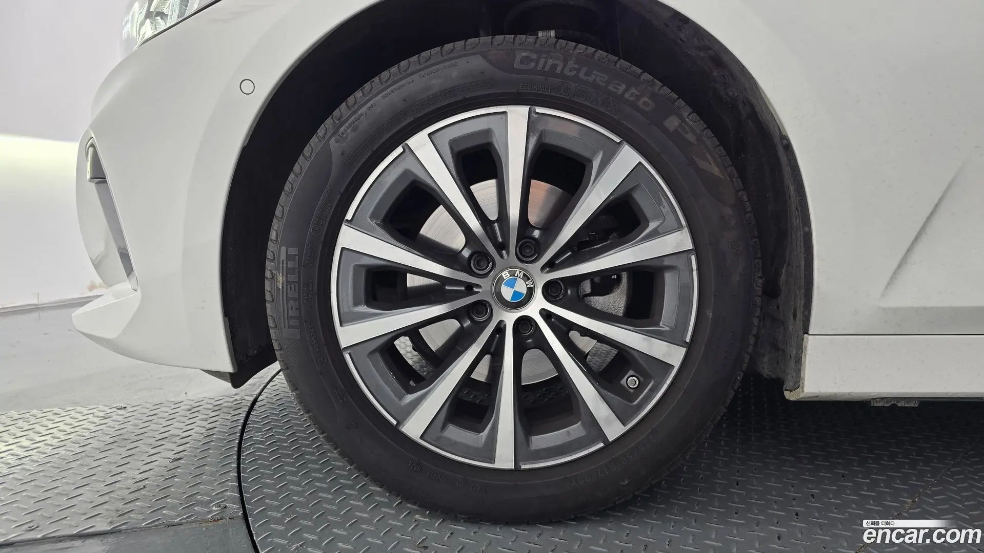 BMW 3-Series 320i 2023