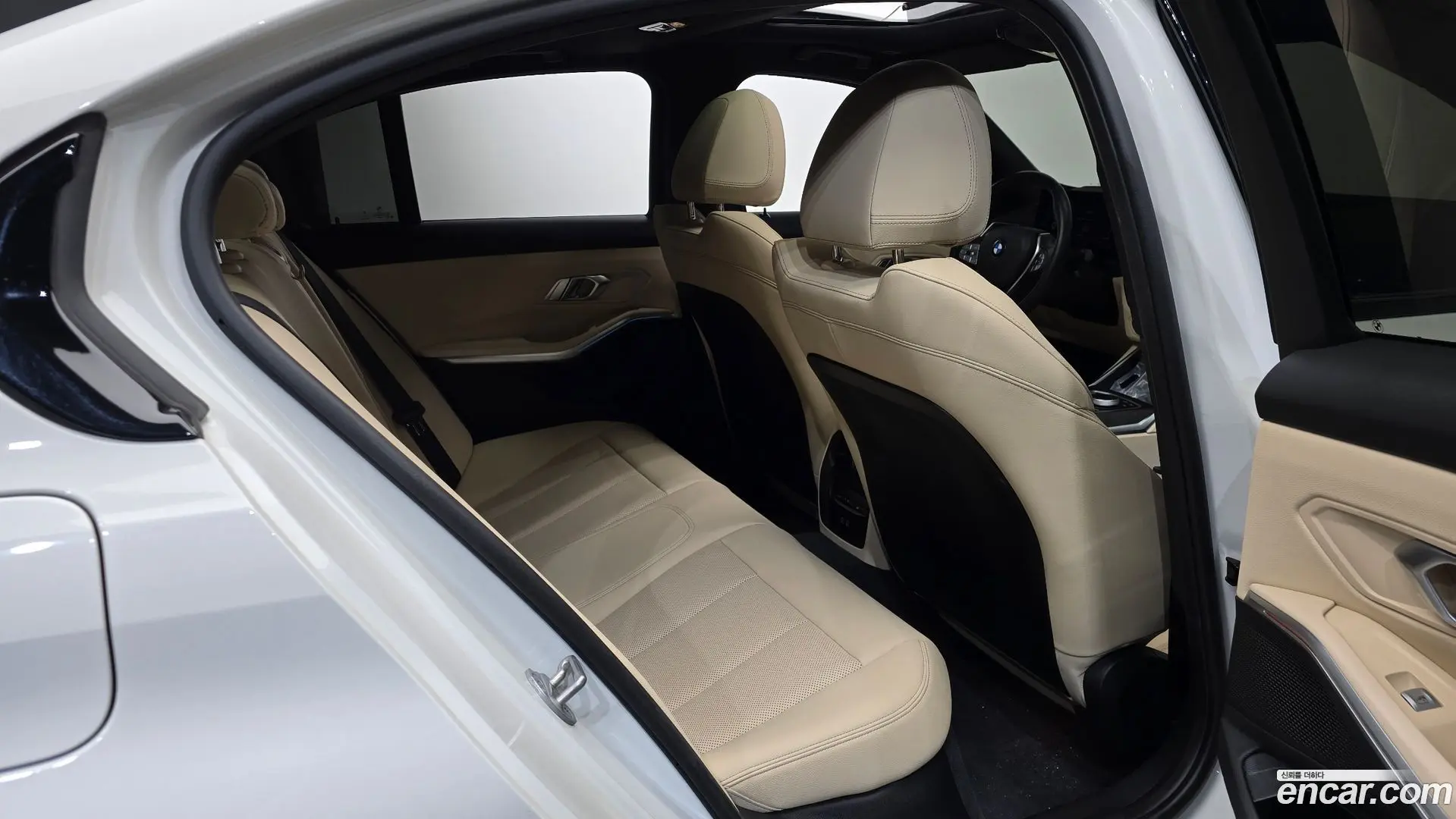 BMW 3-Series 320i 2023