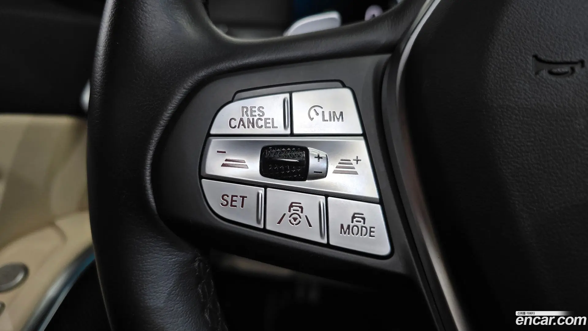 BMW 3-Series 320i 2023