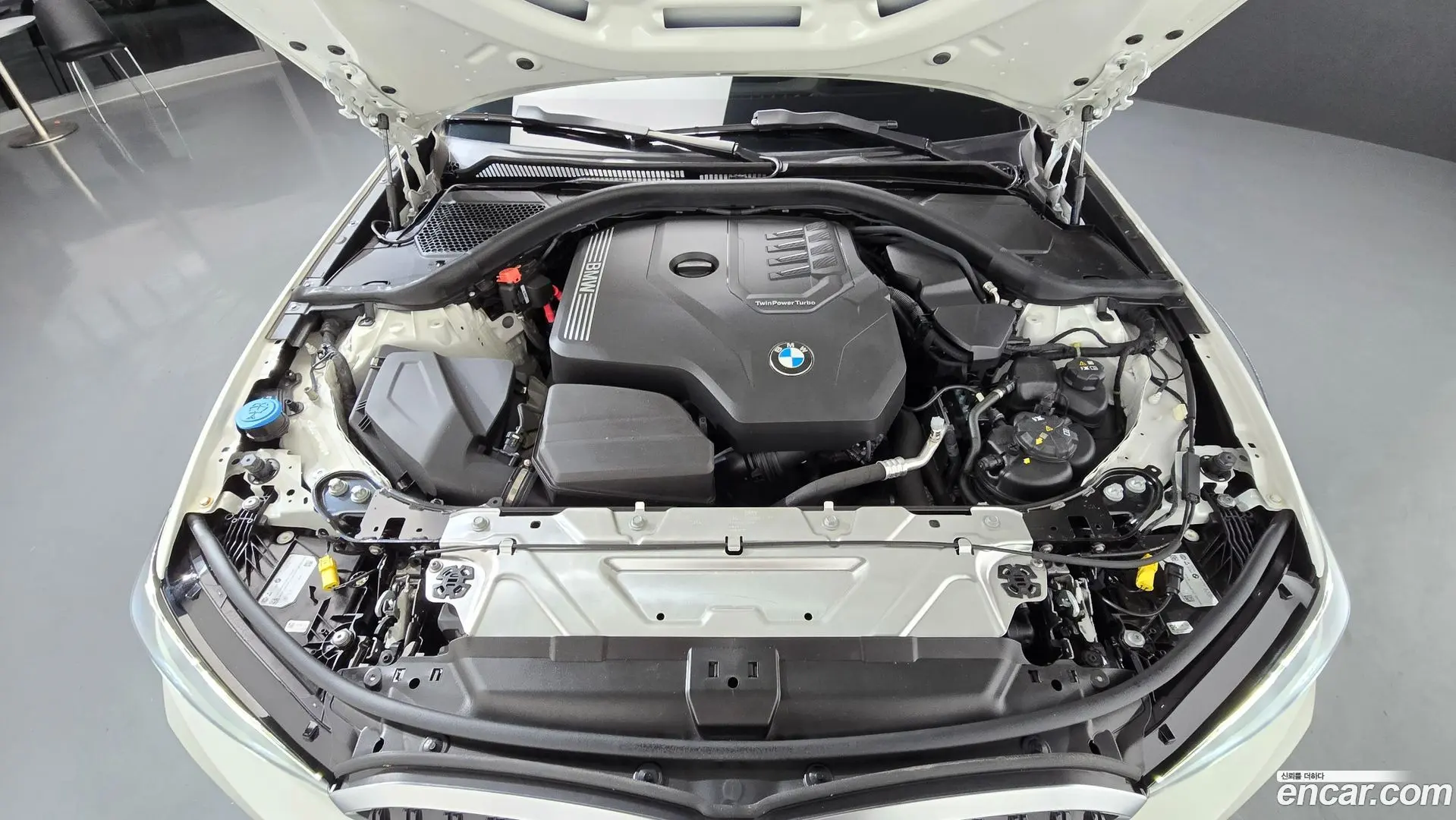 BMW 3-Series 320i 2023