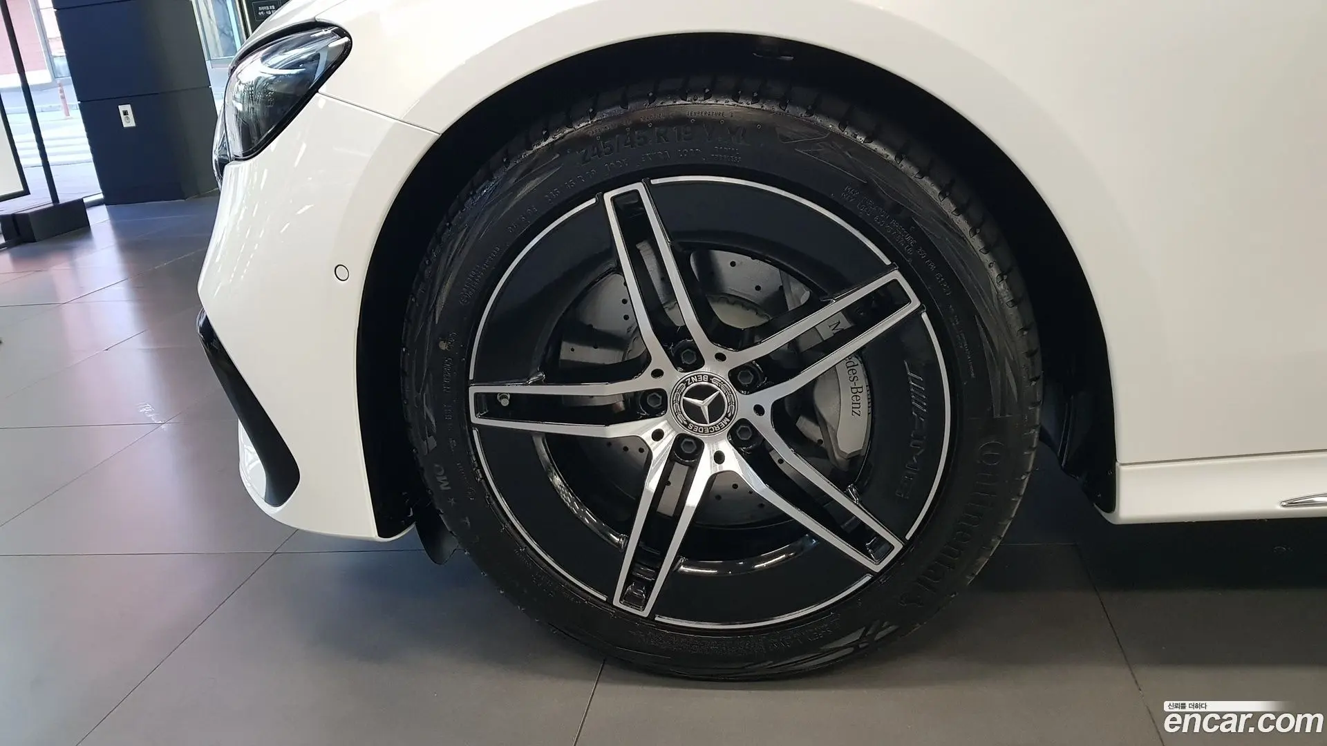 Mercedes-Benz E-Class E200 AMG Line 2024