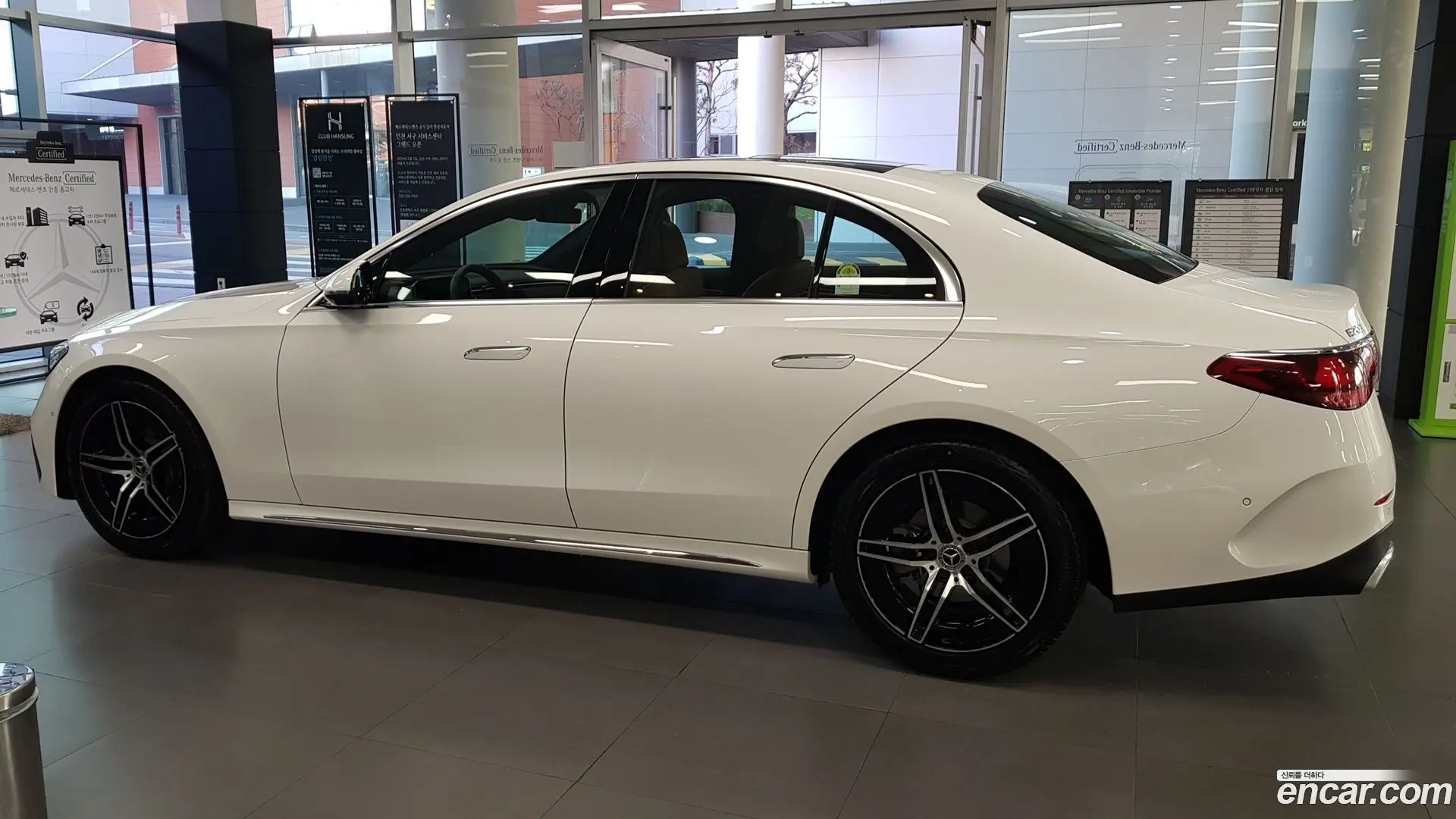 Mercedes-Benz E-Class E200 AMG Line 2024
