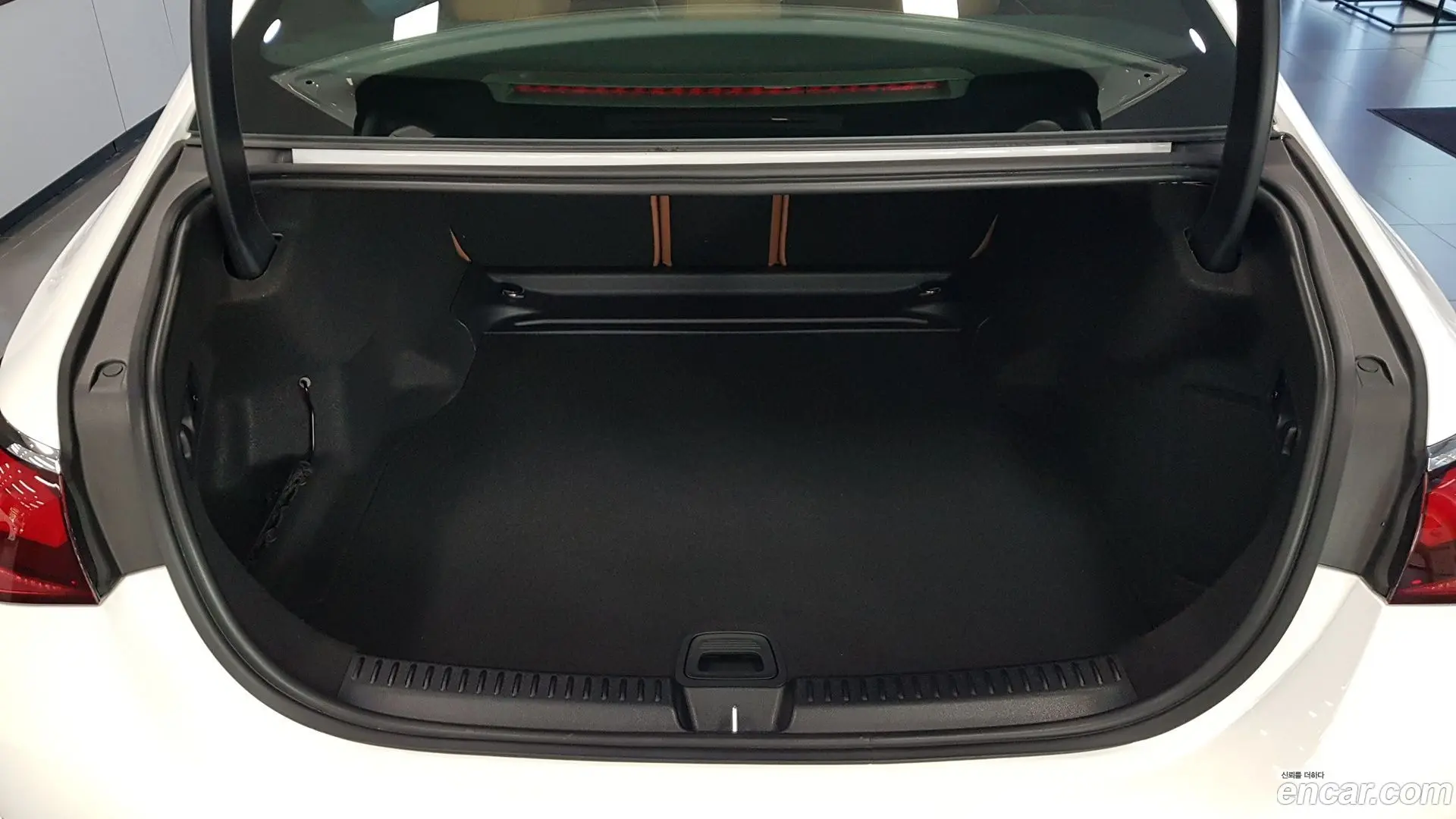 Mercedes-Benz E-Class E200 AMG Line 2024