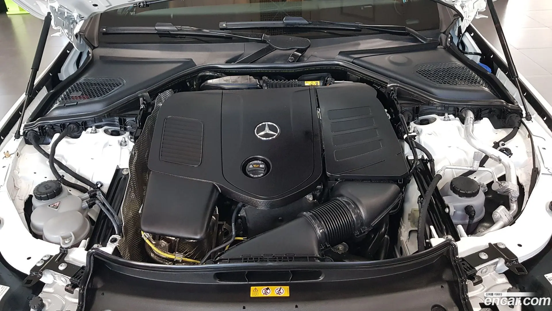 Mercedes-Benz E-Class E200 AMG Line 2024