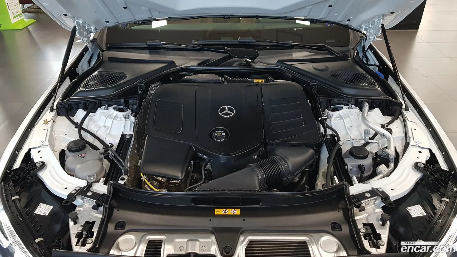 Mercedes-Benz E-Class E200 AMG Line 2024