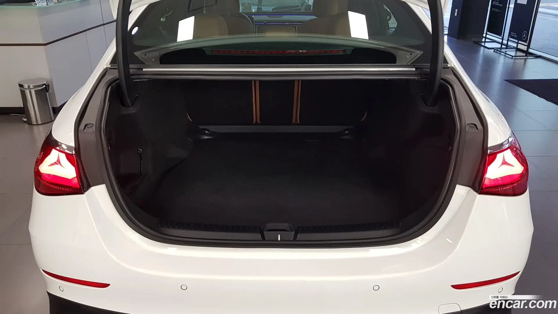 Mercedes-Benz E-Class E200 AMG Line 2024