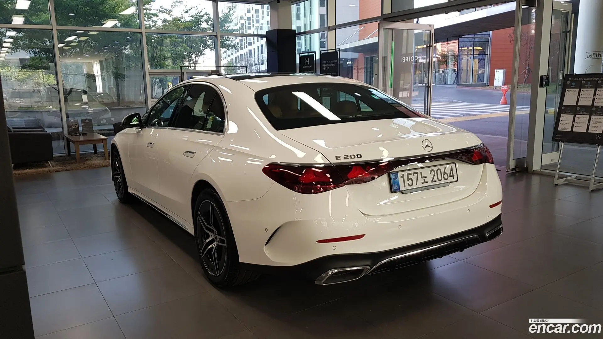 Mercedes-Benz E-Class E200 AMG Line 2024