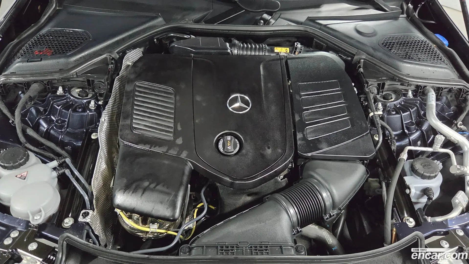 Mercedes-Benz E-Class E200 Avantgarde 2024