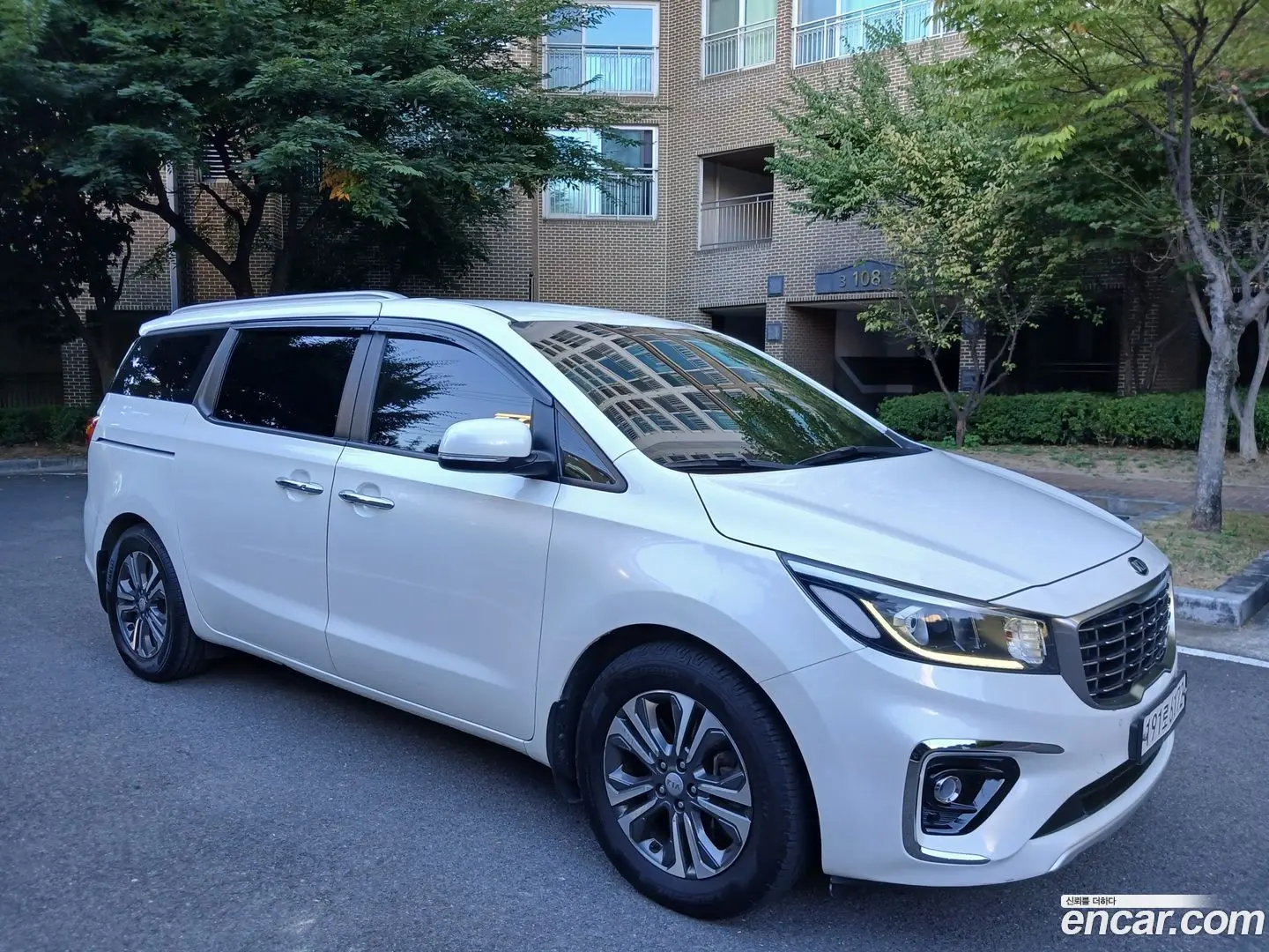 Kia Canival 9-Seater Luxury 2018