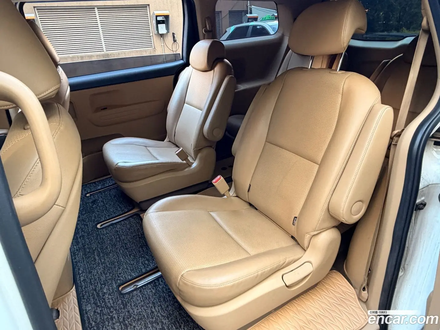 Kia Canival 9-Seater Luxury 2018