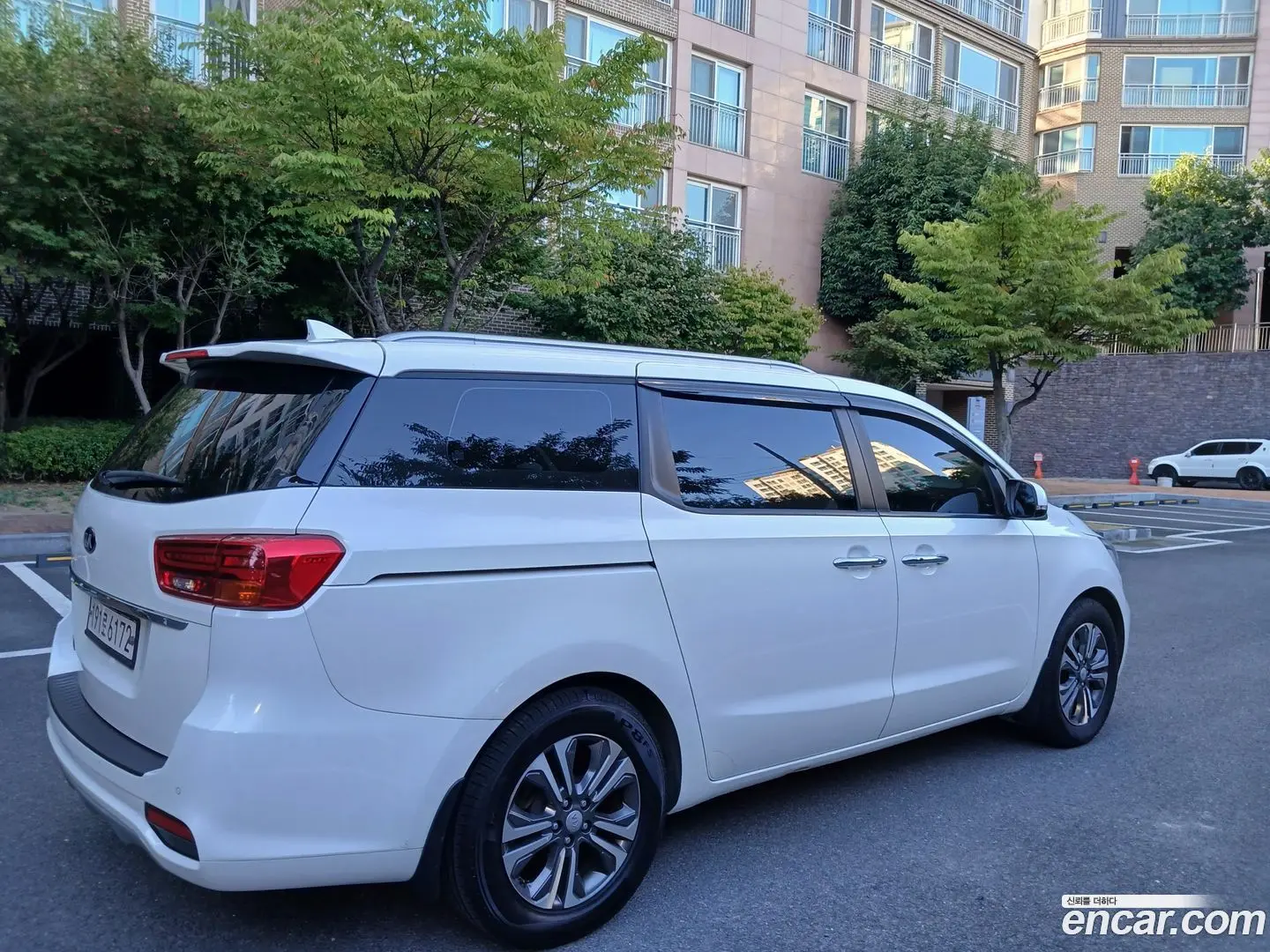 Kia Canival 9-Seater Luxury 2018