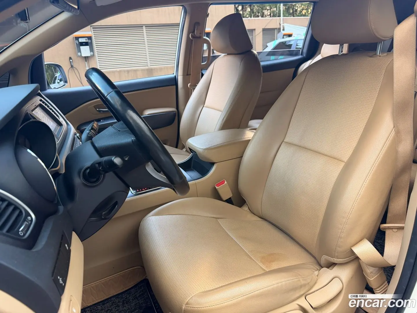 Kia Canival 9-Seater Luxury 2018