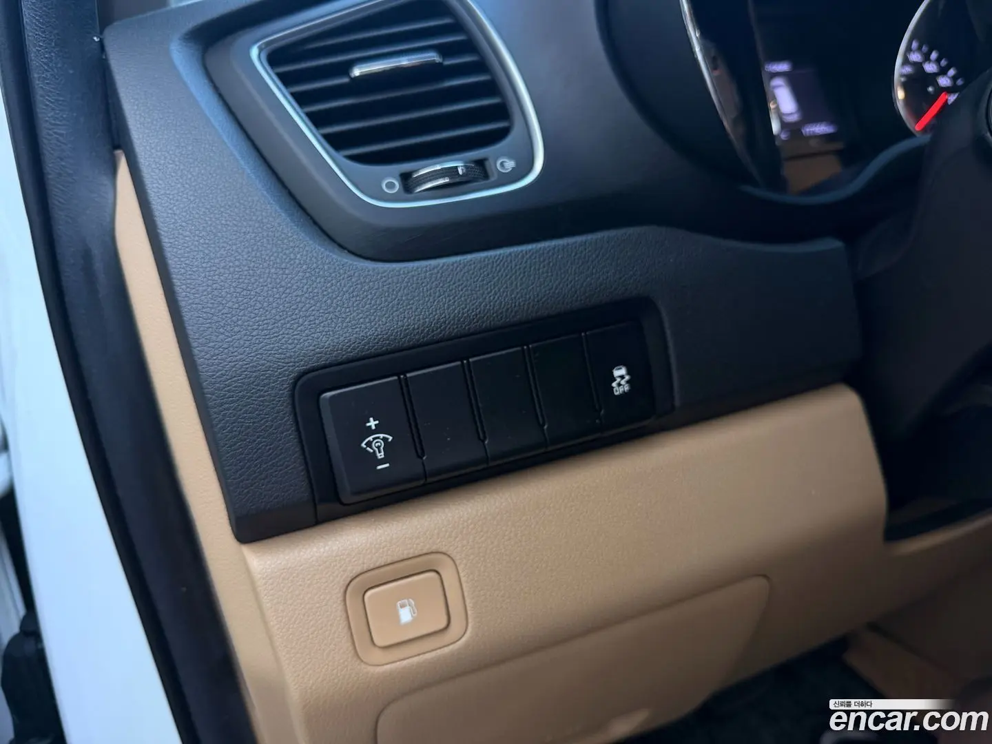 Kia Canival 9-Seater Luxury 2018