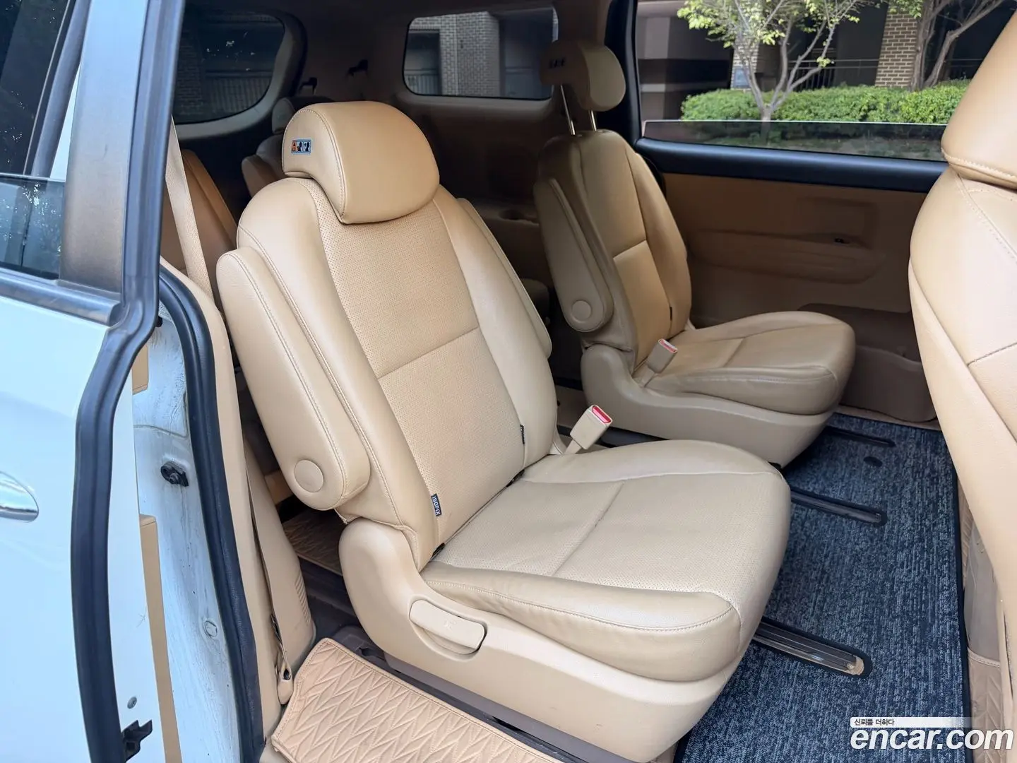 Kia Canival 9-Seater Luxury 2018