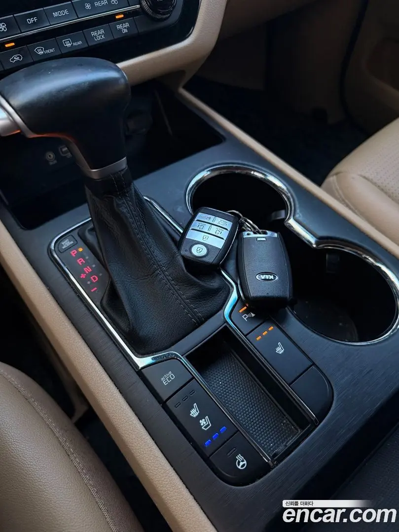 Kia Canival 9-Seater Luxury 2018