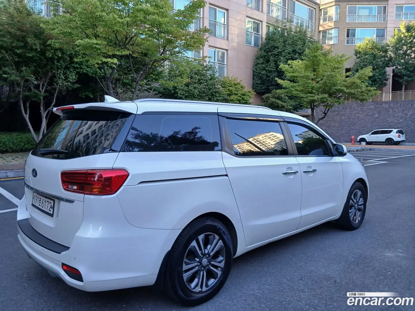 Kia Canival 9-Seater Luxury 2018