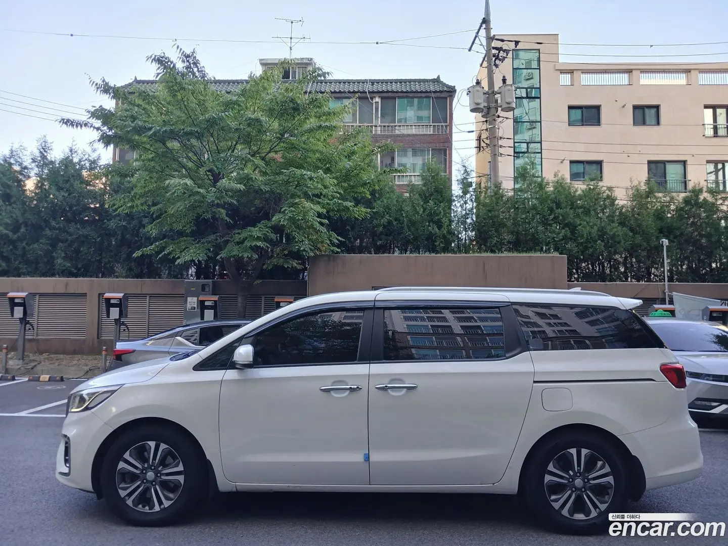 Kia Canival 9-Seater Luxury 2018