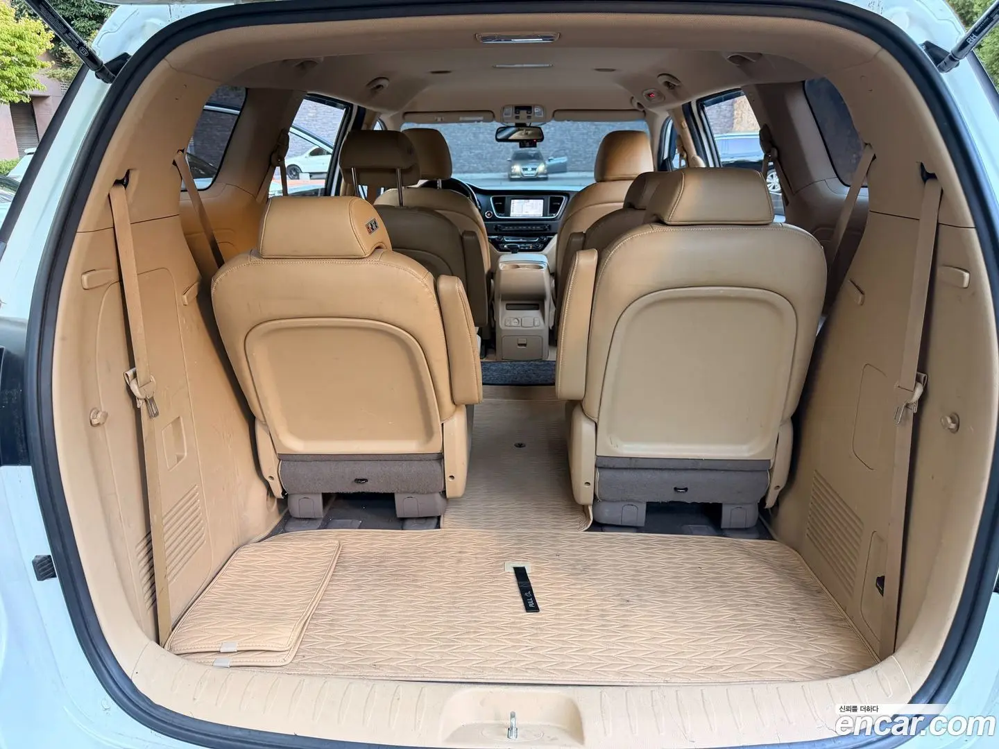 Kia Canival 9-Seater Luxury 2018