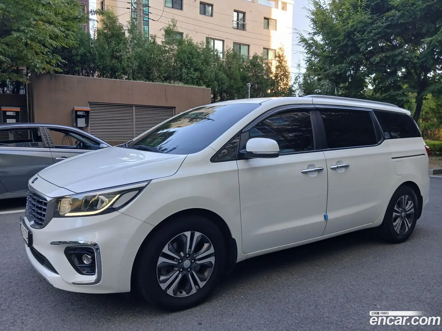 Kia Canival 9-Seater Luxury 2018
