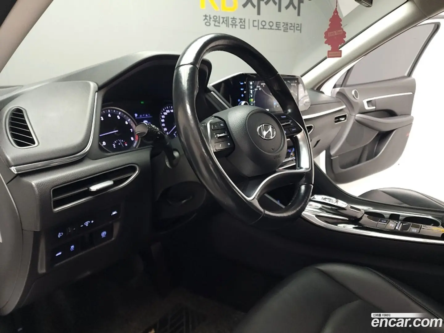 Hyundai Sonata 2.0 LPG(rental car)