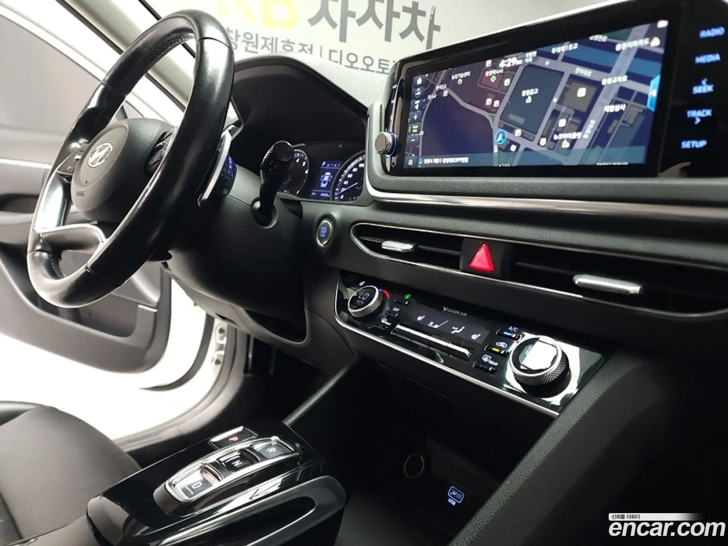Hyundai Sonata 2.0 LPG(rental car)