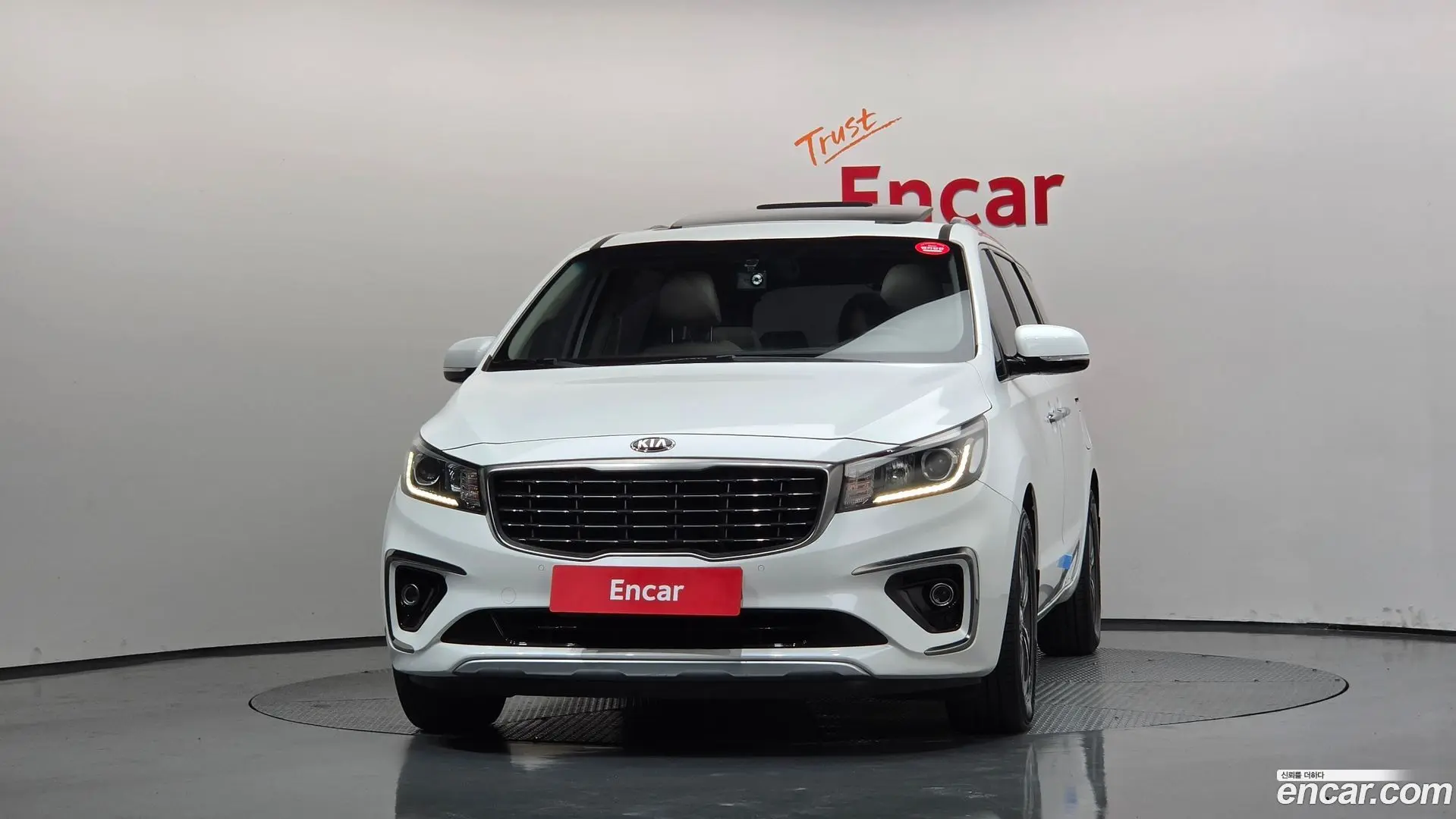 Kia Canival 9-Seater Luxury 2018