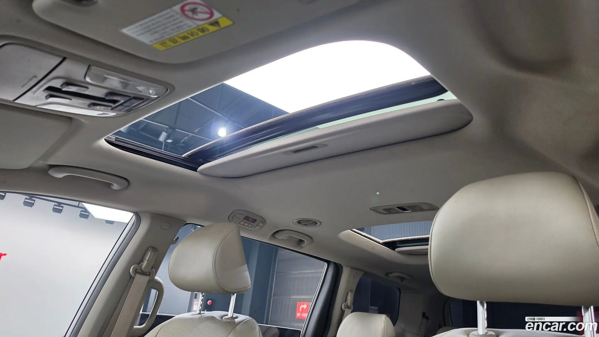 Kia Canival 9-Seater Luxury 2018