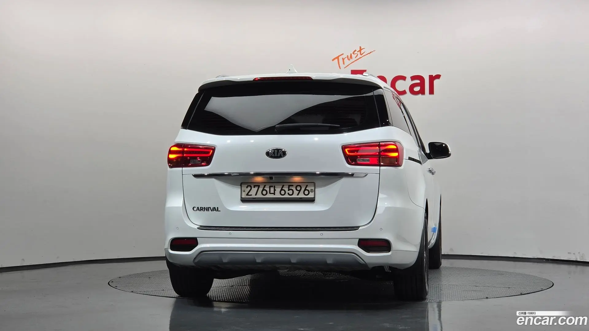 Kia Canival 9-Seater Luxury 2018