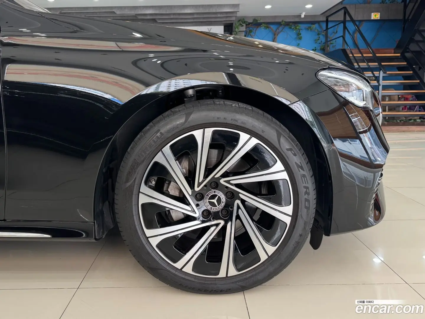 Mercedes-Benz E-Class E300 4MATIC Exclusive 2023