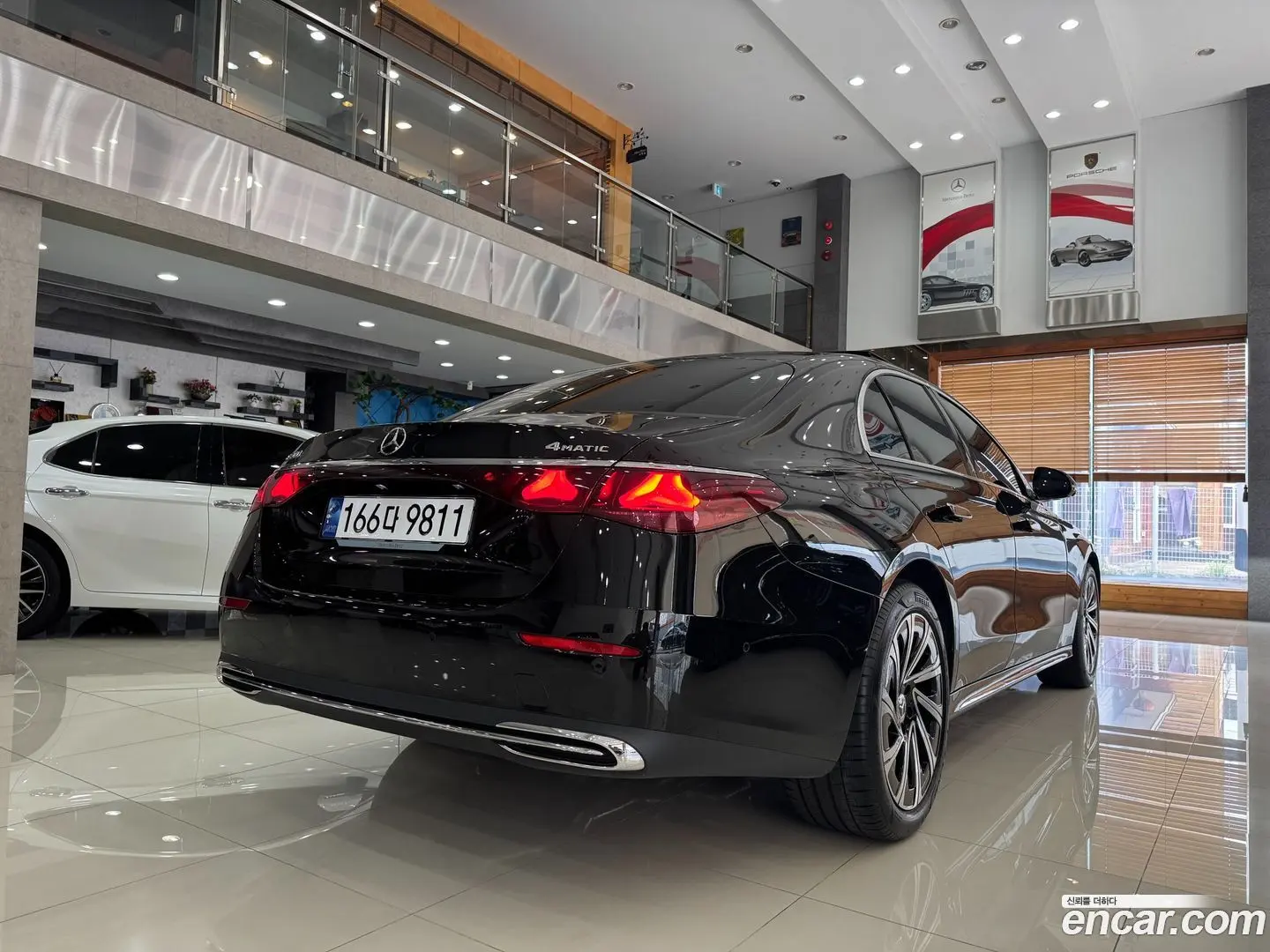 Mercedes-Benz E-Class E300 4MATIC Exclusive 2023