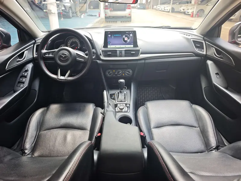 Mazda3 Angkesela 2017 Sedan 1.5L Automatic Comfort Type National V