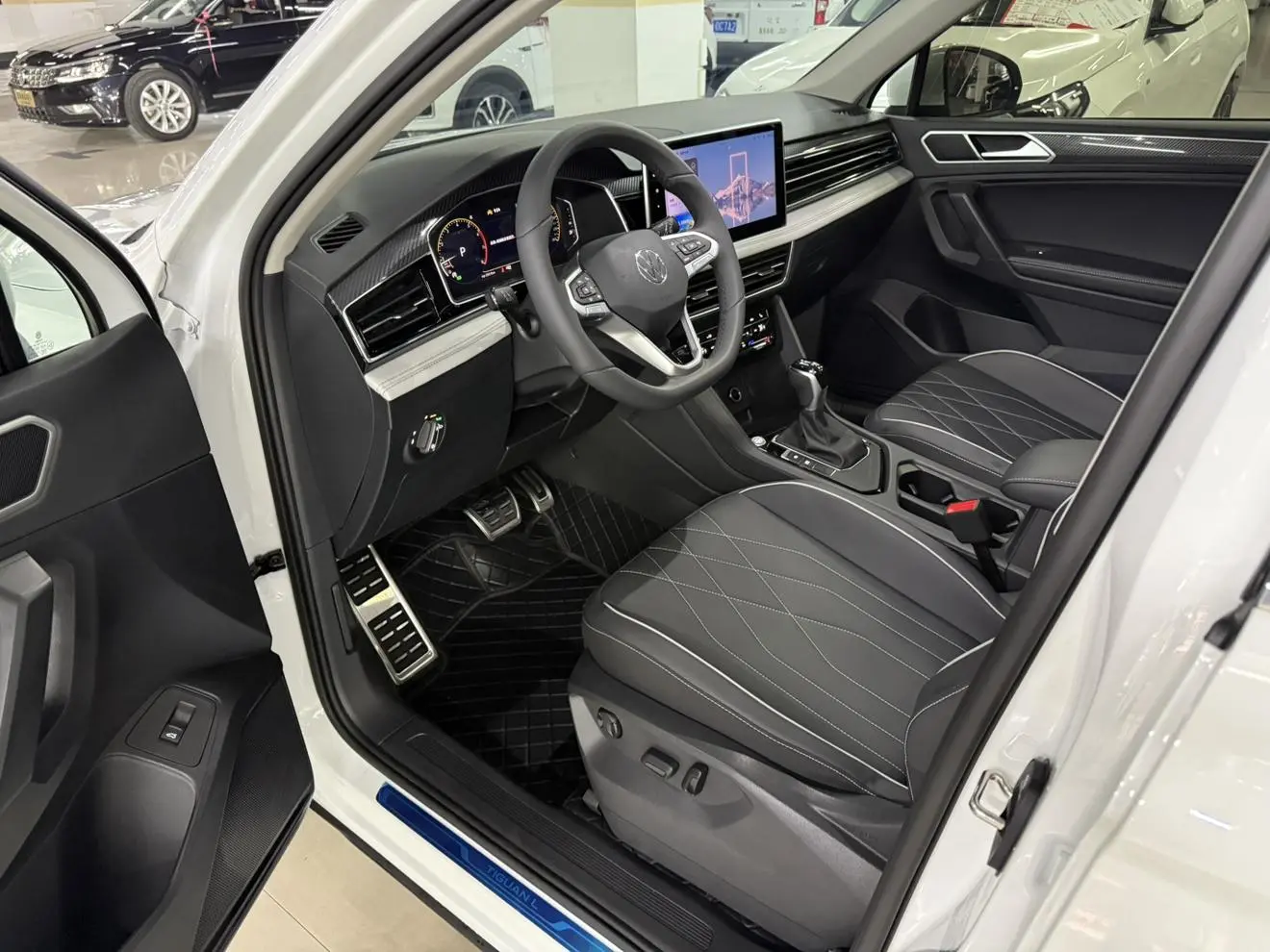 Volkswagen Tiguan L 2025 330TSI 2WD R-Line Shine