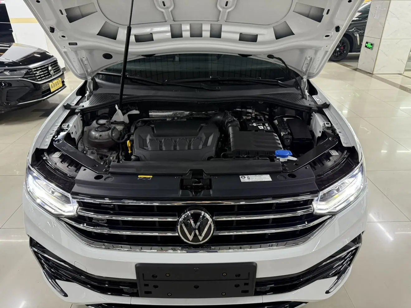 Volkswagen Tiguan L 2025 330TSI 2WD R-Line Shine