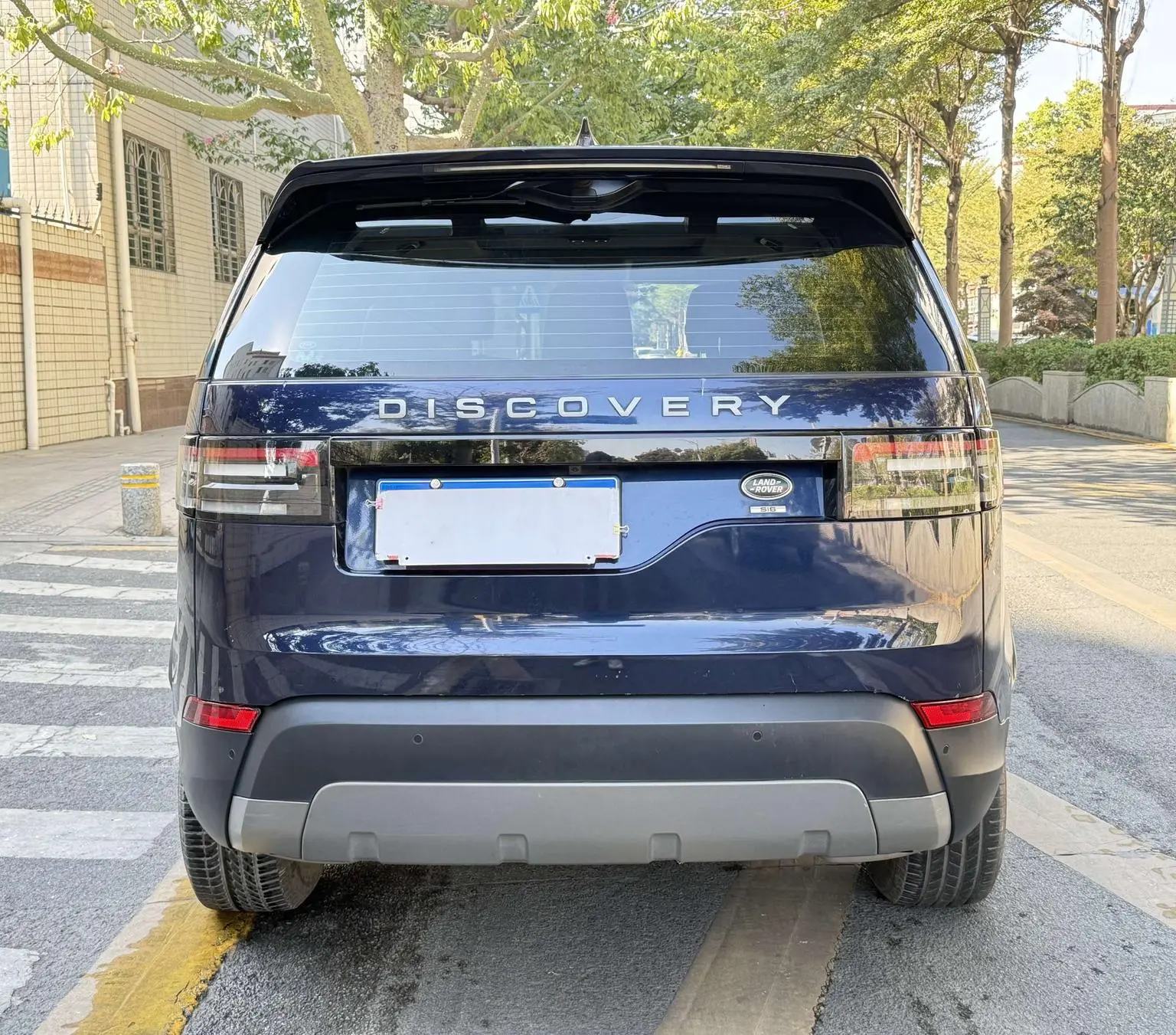 Land Rover Discovery 2018 3.0 V6 SE
