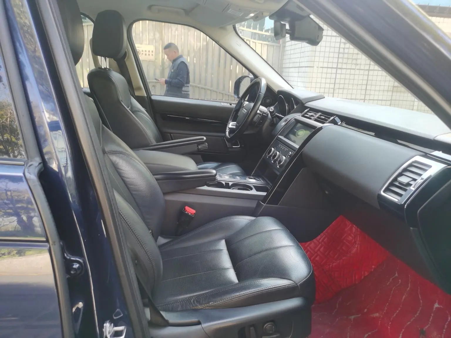 Land Rover Discovery 2018 3.0 V6 SE