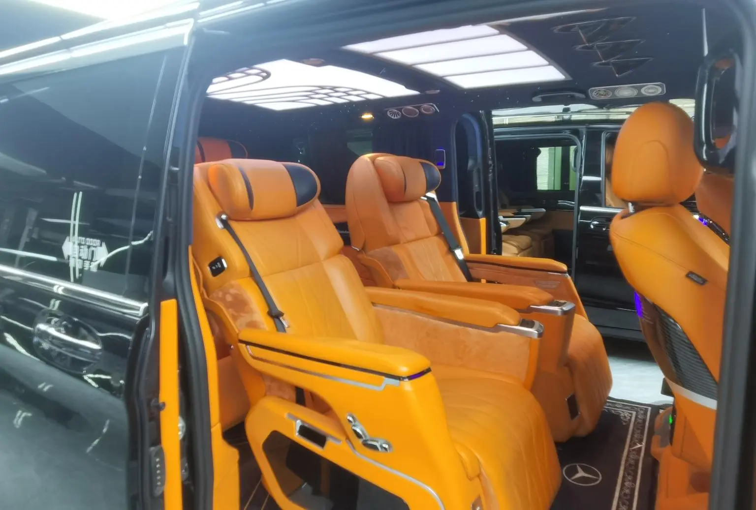 Mercedes-Benz 2021 2.0T Business 7 seat