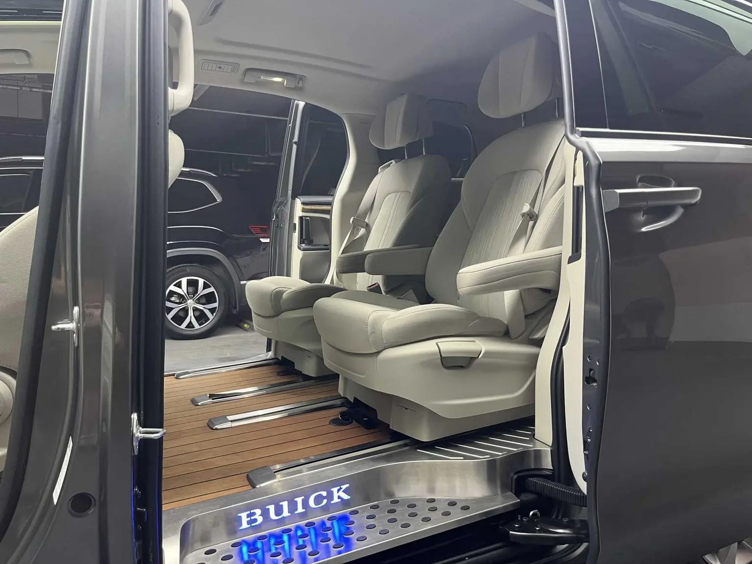 Buick GL8 2018 ES 28T Comfort China VI