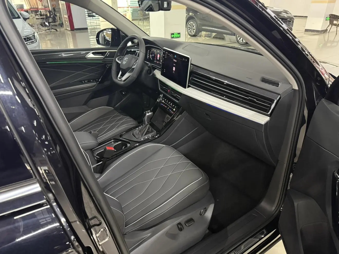 Volkswagen Tiguan L 2024 330TSI 2WD R-Line Shine