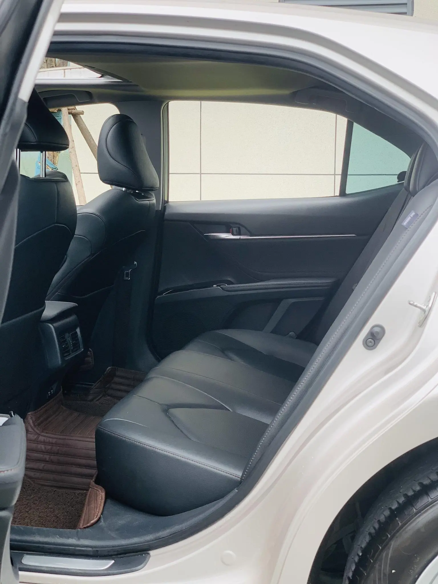 Toyota Camry 2021 2.0G Luxury