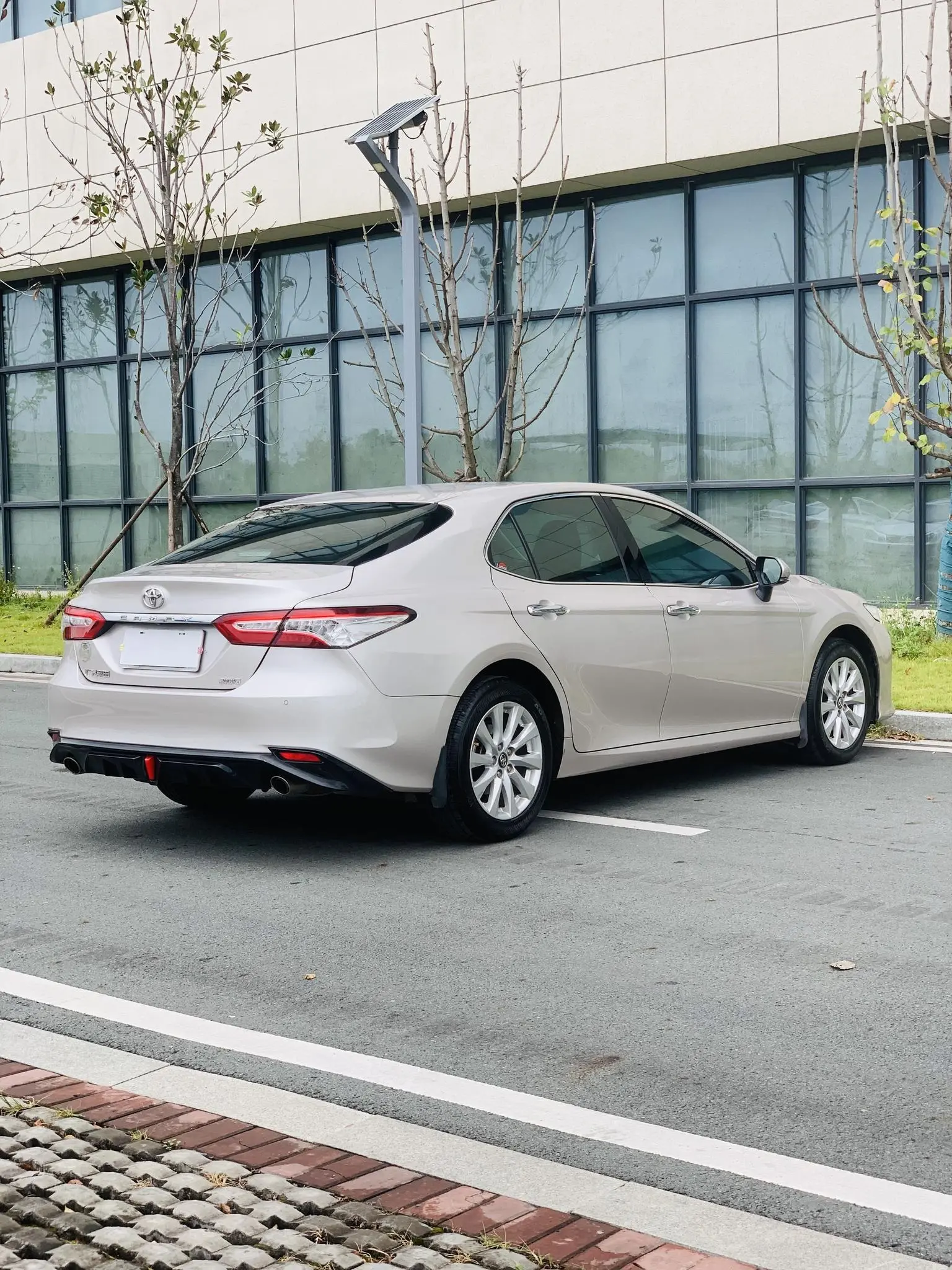 Toyota Camry 2021 2.0G Luxury