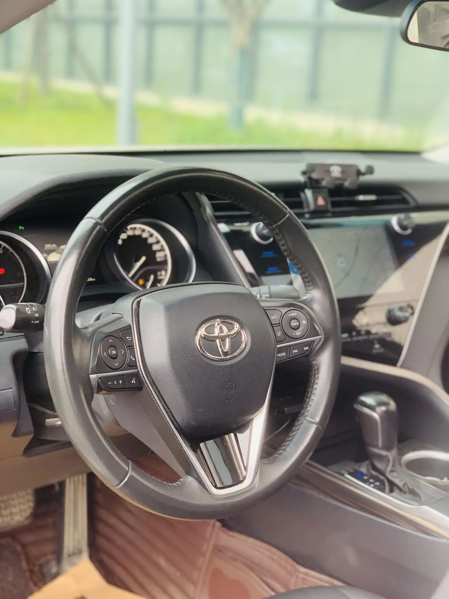 Toyota Camry 2021 2.0G Luxury