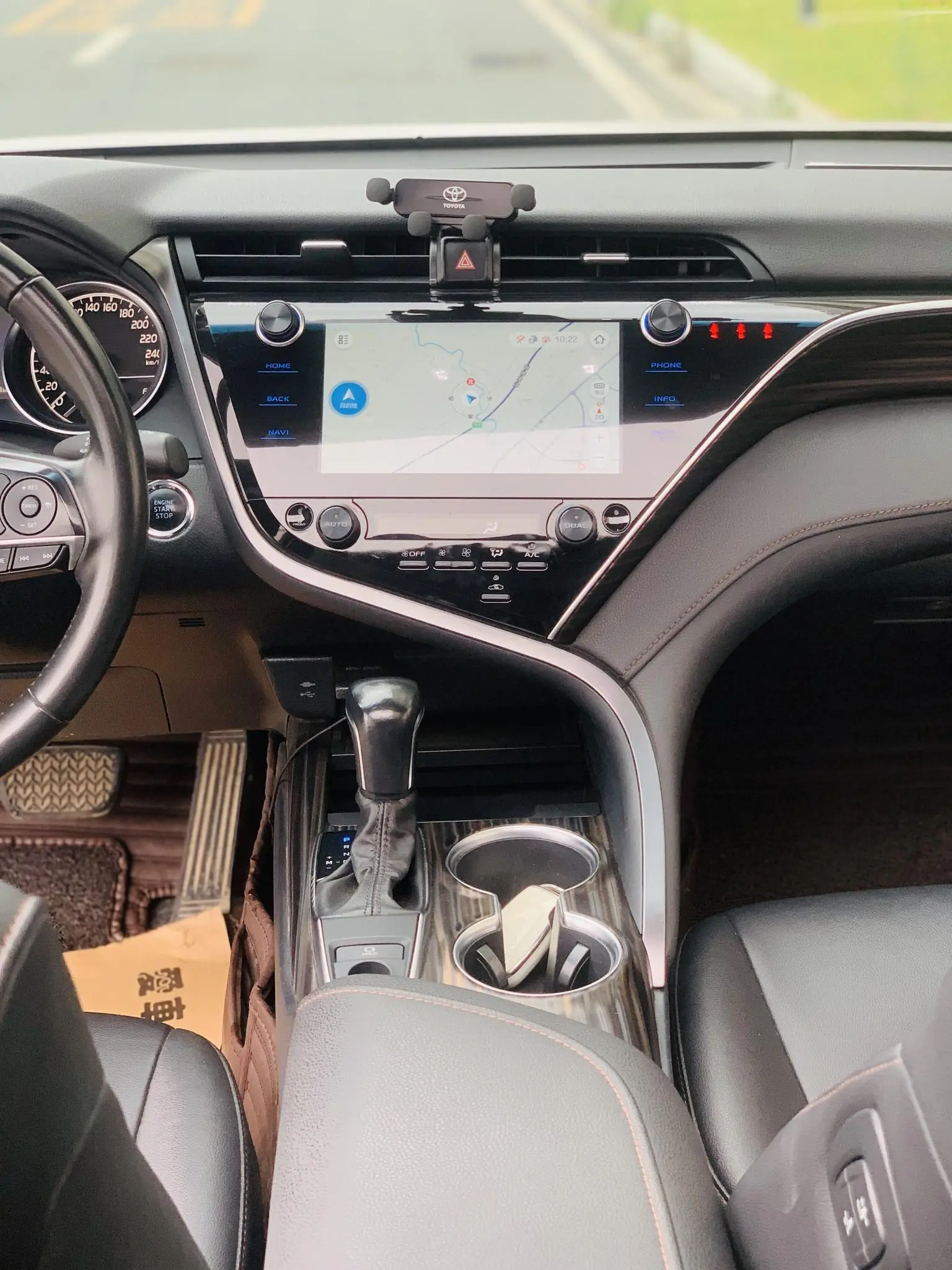 Toyota Camry 2021 2.0G Luxury