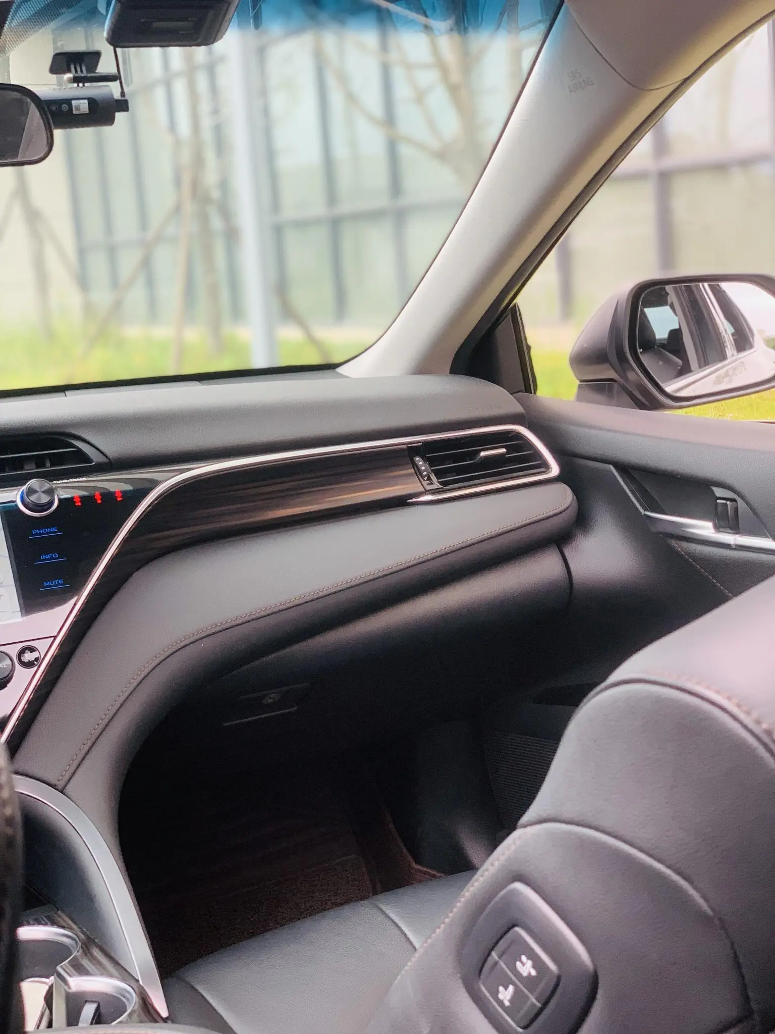 Toyota Camry 2021 2.0G Luxury
