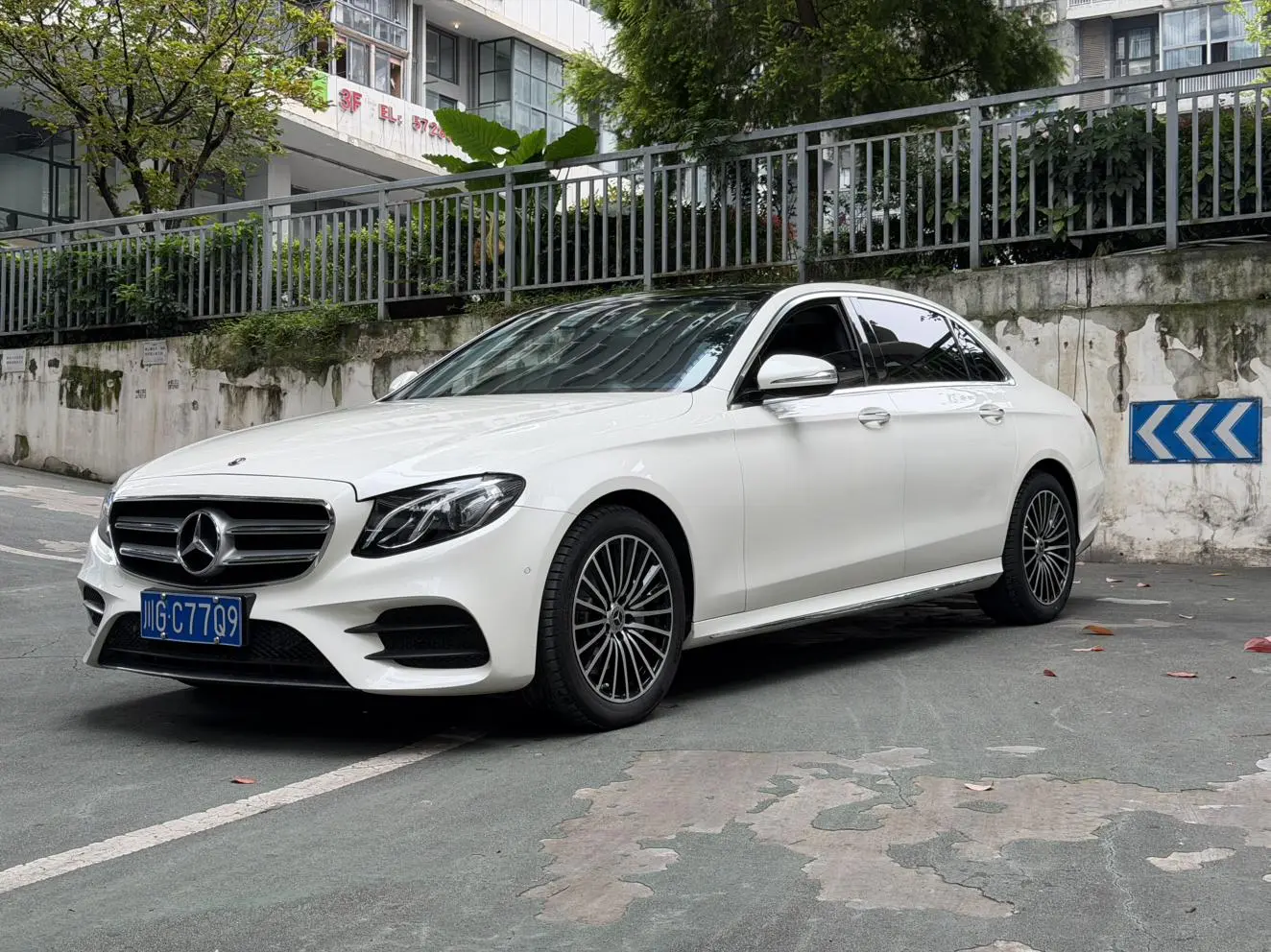 Mercedes-Benz E Class 2018 E 300 L Sport Fashion